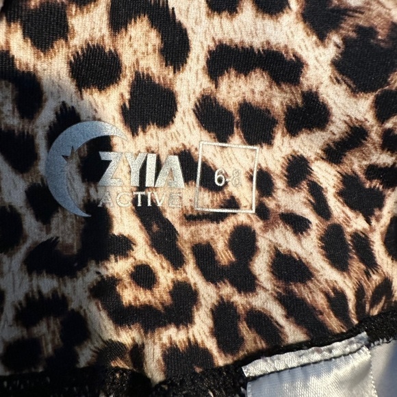 ZYIA Active Leopard Brilliant Scrunchy What Hi Rise Leggings Size 6-8 EUC - Picture 7 of 7